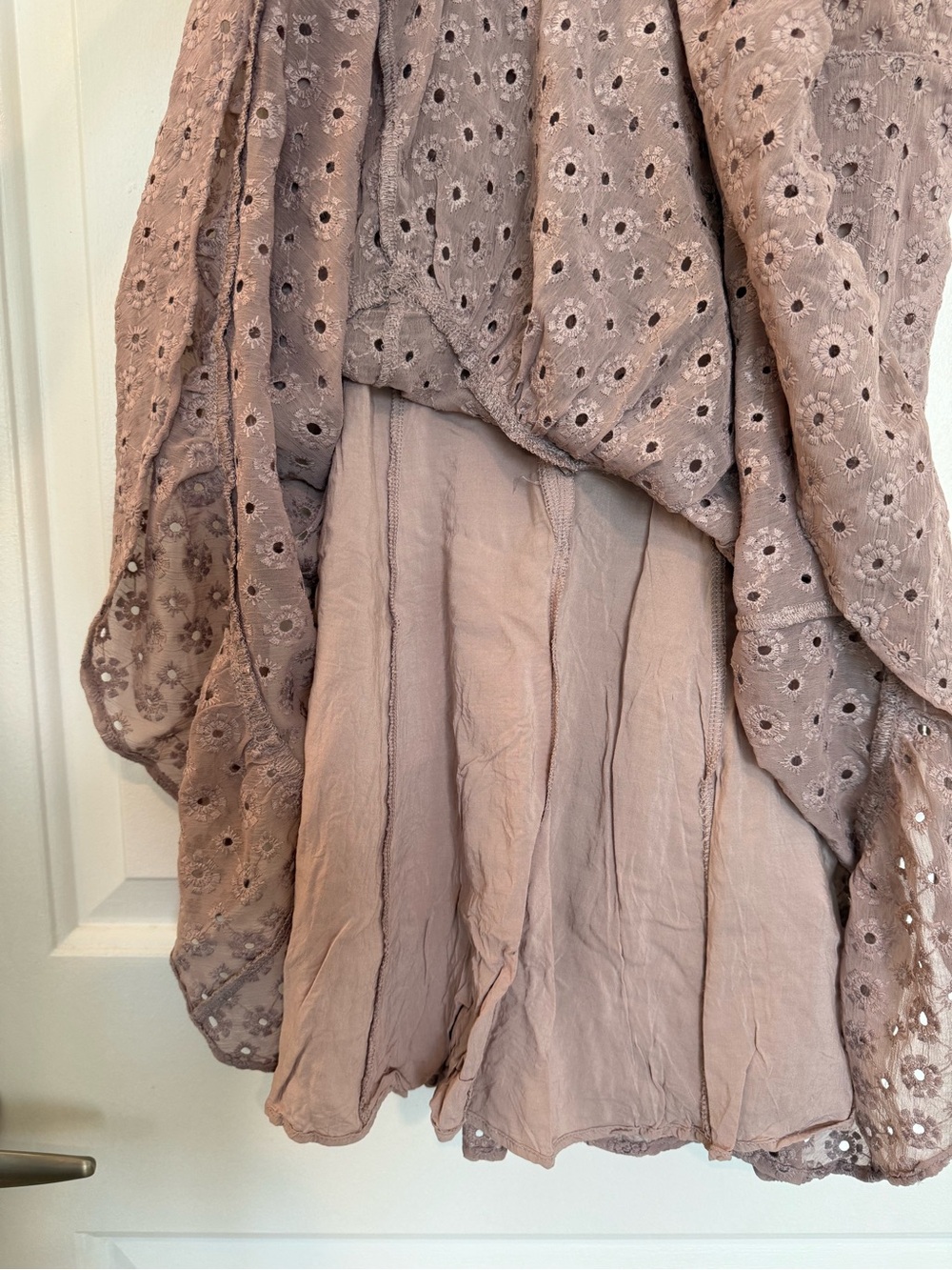 Kimchi Blue Mauve Floral Eyelet Puff-Sleeve Mini Dress - Picture 4 of 7